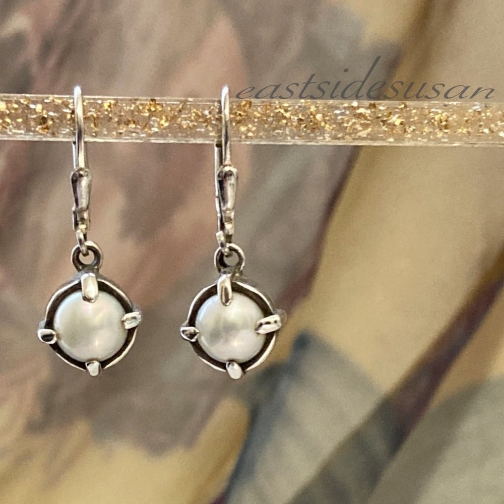 Delicate PEARL in STERLING SILVER Dangling Earrings LEVER BACK